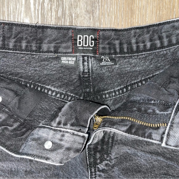 BDG by Urban Outfitters Girlfriend Highrise Black Distressed Shorts. Size 24 - Picture 3 of 5